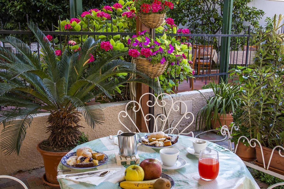 B&B Hotel Costa Azzurra Spotorno Exterior foto